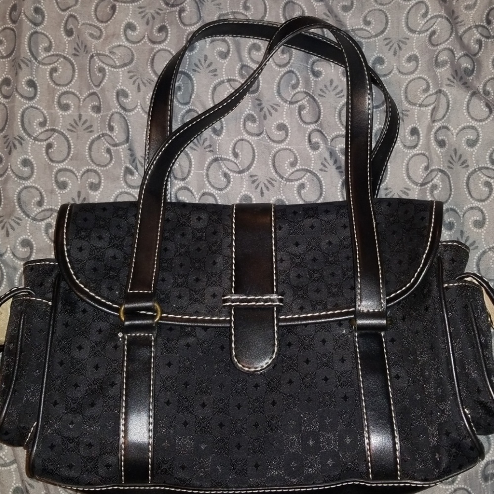 Black shoulder purse
